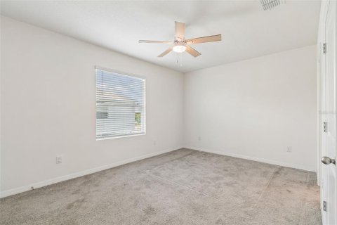 Townhouse in Land O' Lakes, Florida 3 bedrooms, 155.43 sq.m. № 2200482 - photo 21