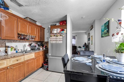 Villa ou maison à vendre à Miami, Floride: 4 chambres, 202.53 m2 № 2171281 - photo 26