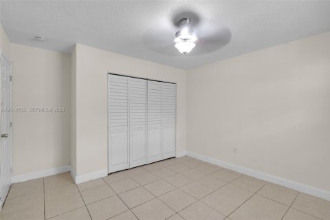 Villa ou maison à vendre à Miami, Floride: 4 chambres, 202.53 m2 № 2171281 - photo 11