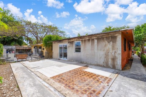 Villa ou maison à vendre à Miami, Floride: 4 chambres, 202.53 m2 № 2171281 - photo 21