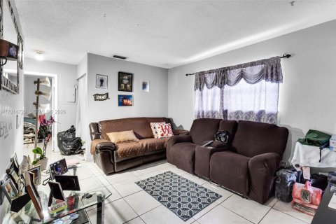 Villa ou maison à vendre à Miami, Floride: 4 chambres, 202.53 m2 № 2171281 - photo 23