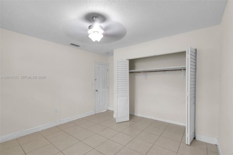 Villa ou maison à vendre à Miami, Floride: 4 chambres, 202.53 m2 № 2171281 - photo 12