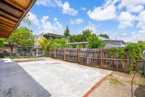 Villa ou maison à vendre à Miami, Floride: 4 chambres, 202.53 m2 № 2171281 - photo 20