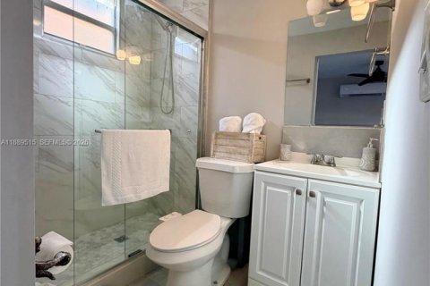 Propiedad comercial en alquiler en Miami, Florida, 23.41 m2 № 2010775 - foto 9