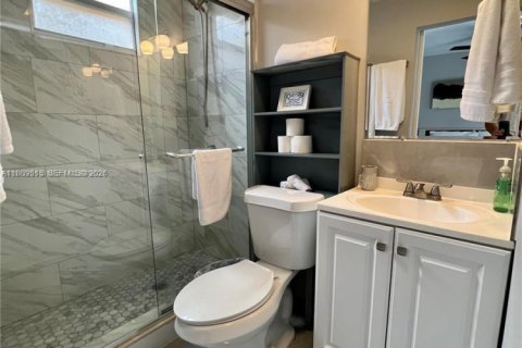 Propiedad comercial en alquiler en Miami, Florida, 23.41 m2 № 2010775 - foto 2