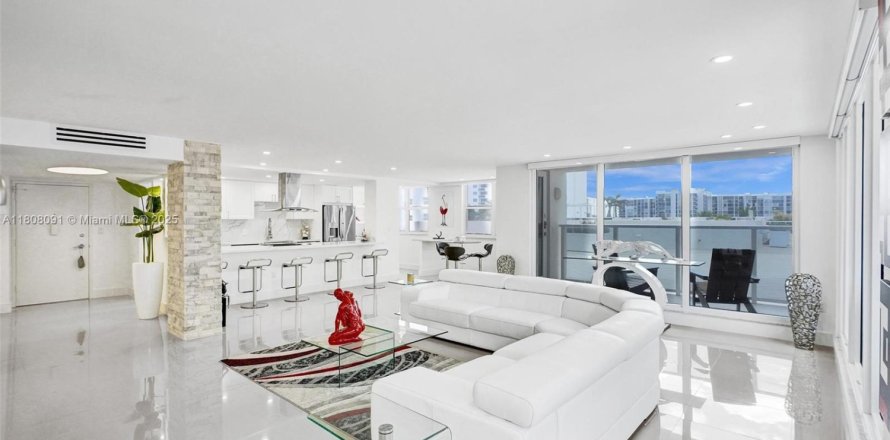 Condo in Hollywood, Florida, 2 bedrooms № 1745724