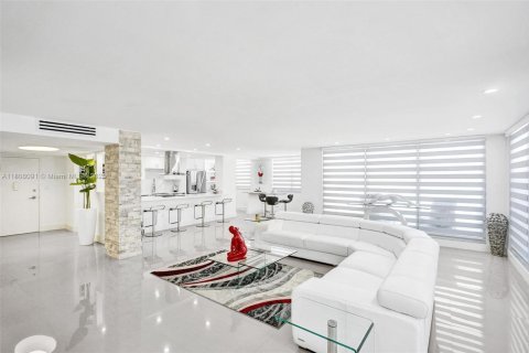 Condo in Hollywood, Florida, 2 bedrooms  № 1745724 - photo 2