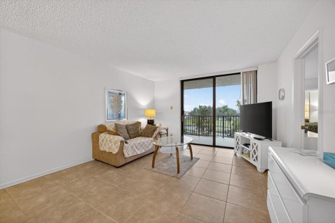 Condo in Saint Petersburg, Florida, 1 bedroom  № 1894847 - photo 10