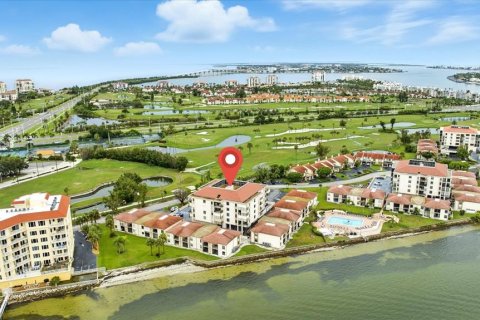Condo in Saint Petersburg, Florida, 1 bedroom  № 1894847 - photo 30