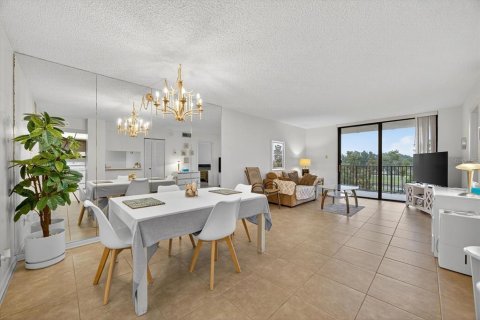 Condo in Saint Petersburg, Florida, 1 bedroom  № 1894847 - photo 6