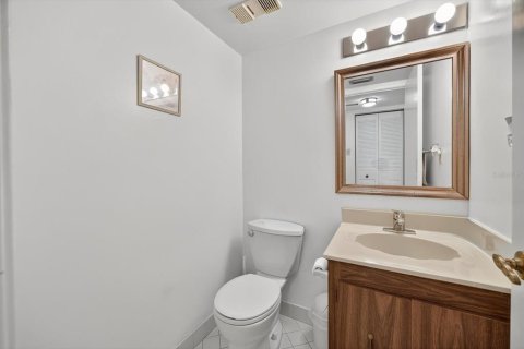 Condo in Saint Petersburg, Florida, 1 bedroom  № 1894847 - photo 17