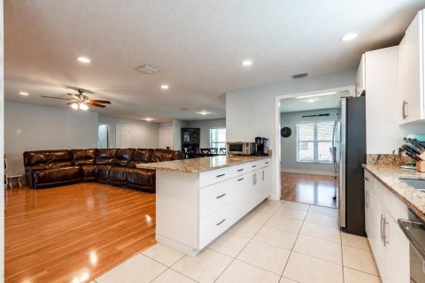 Villa ou maison à vendre à Orlando, Floride: 3 chambres, 180.6 m2 № 2353570 - photo 18
