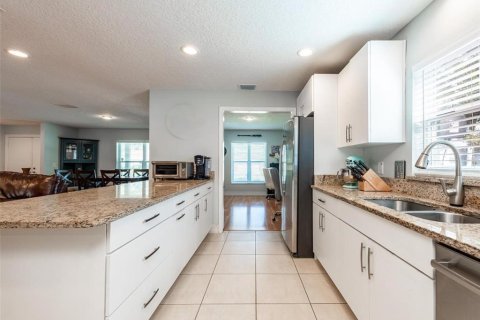 Villa ou maison à vendre à Orlando, Floride: 3 chambres, 180.6 m2 № 2353570 - photo 16