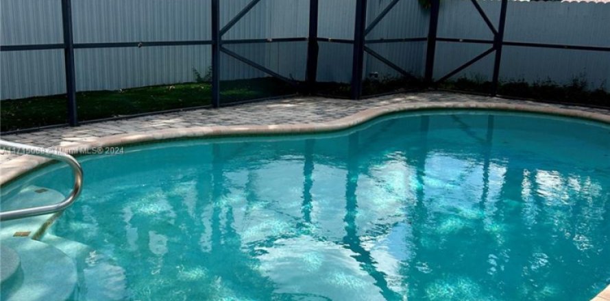 Villa ou maison à Sunrise, Floride 3 chambres, 105.26 m2 № 1466797