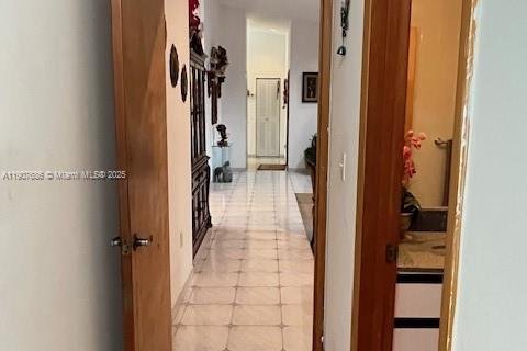 House in Sunny Isles Beach, Florida 4 bedrooms, 244.52 sq.m. № 1964767 - photo 13