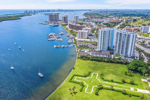 Condo in North Palm Beach, Florida, 3 bedrooms  № 1080524 - photo 1