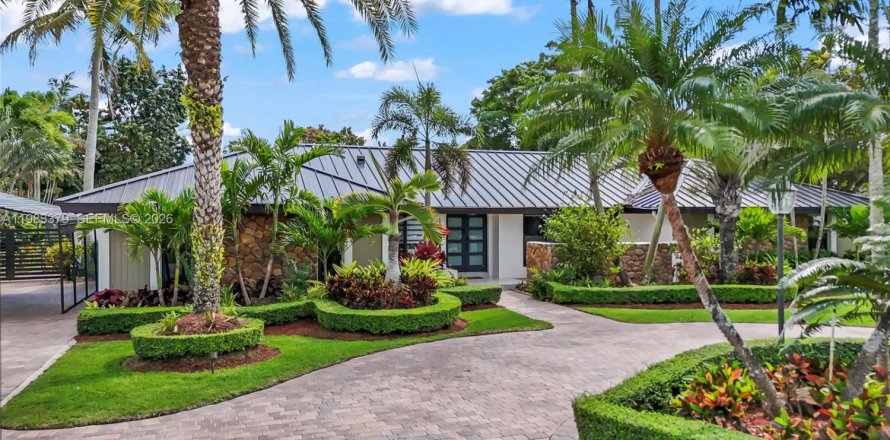 Дом в Майами, Флорида 5 спален, 302.68м2 № 2049722