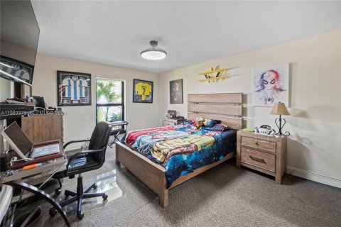 Купить виллу или дом в Майами, Флорида 5 спален, 302.68м2, № 2049722 - фото 17