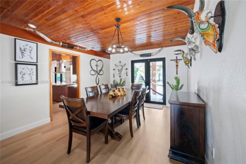 Купить виллу или дом в Майами, Флорида 5 спален, 302.68м2, № 2049722 - фото 12