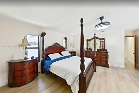 Купить виллу или дом в Майами, Флорида 5 спален, 302.68м2, № 2049722 - фото 26