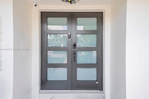 Купить виллу или дом в Майами, Флорида 5 спален, 302.68м2, № 2049722 - фото 8