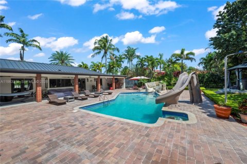 Купить виллу или дом в Майами, Флорида 5 спален, 302.68м2, № 2049722 - фото 6