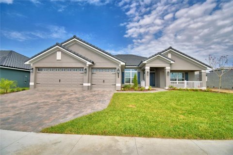 Casa en venta en Auburndale, Florida, 4 dormitorios, 233 m2 № 1751136 - foto 1