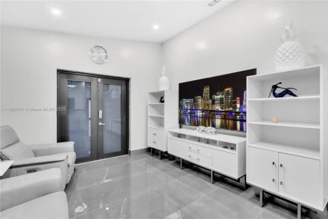 Villa ou maison à vendre à Hialeah, Floride: 3 chambres, 117.06 m2 № 1950295 - photo 8