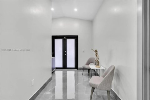 Villa ou maison à vendre à Hialeah, Floride: 3 chambres, 117.06 m2 № 1950295 - photo 5