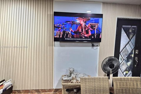 Villa ou maison à vendre à Hialeah, Floride: 3 chambres, 117.06 m2 № 1950295 - photo 23