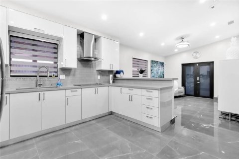 Villa ou maison à vendre à Hialeah, Floride: 3 chambres, 117.06 m2 № 1950295 - photo 6