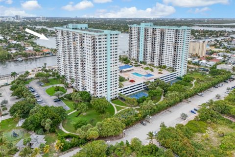 Снять в аренду кондоминиум в Холливуд, Флорида 2 спальни, 145.86м2, № 1992285 - фото 27