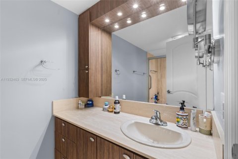 Снять в аренду кондоминиум в Холливуд, Флорида 2 спальни, 145.86м2, № 1992285 - фото 17