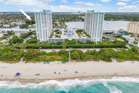 Снять в аренду кондоминиум в Холливуд, Флорида 2 спальни, 145.86м2, № 1992285 - фото 26