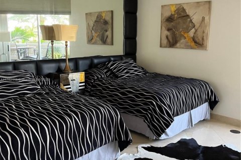 Condo in Sunny Isles Beach, Florida, 5 bedrooms  № 1707852 - photo 5