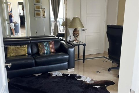 Condo in Sunny Isles Beach, Florida, 5 bedrooms  № 1707852 - photo 14