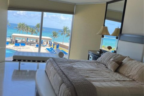 Condo in Sunny Isles Beach, Florida, 5 bedrooms  № 1707852 - photo 7