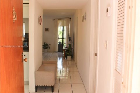Condo in Key Biscayne, Florida, 1 bedroom  № 1712400 - photo 6