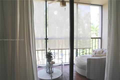 Condo in Key Biscayne, Florida, 1 bedroom  № 1712400 - photo 22