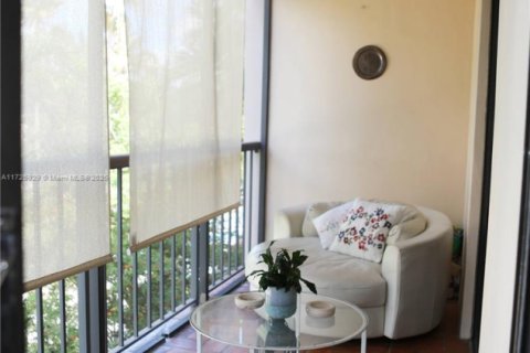 Condo in Key Biscayne, Florida, 1 bedroom  № 1712400 - photo 8