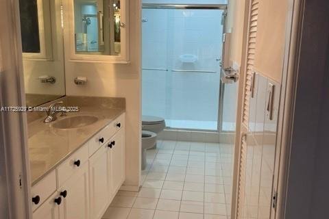 Condo in Key Biscayne, Florida, 1 bedroom  № 1712400 - photo 24