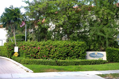 Condo in Key Biscayne, Florida, 1 bedroom  № 1712400 - photo 3