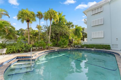 Condominio en alquiler en Coral Gables, Florida, 2 dormitorios, 83.33 m2 № 2010811 - foto 10