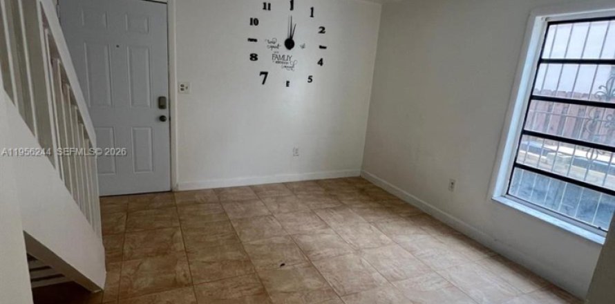 Condominio en Hialeah, Florida, 2 dormitorios  № 2010682