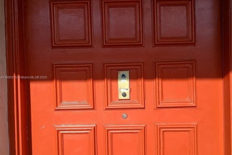 Снять в аренду кондоминиум в Лодерхилл, Флорида 1 спальня, 67.45м2, № 1932904 - фото 1