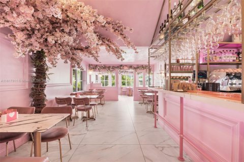 Propiedad comercial en venta en Miami, Florida № 1938772 - foto 4