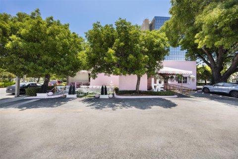 Propiedad comercial en venta en Miami, Florida № 1938772 - foto 13