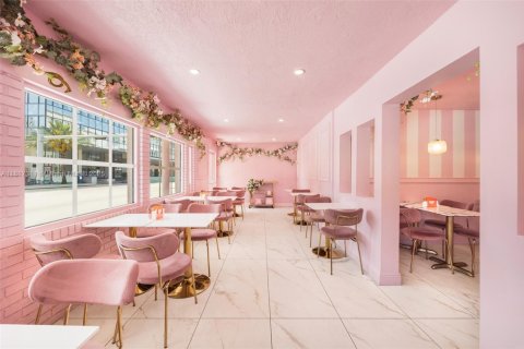 Propiedad comercial en venta en Miami, Florida № 1938772 - foto 26