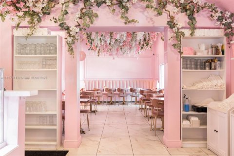 Propiedad comercial en venta en Miami, Florida № 1938772 - foto 30