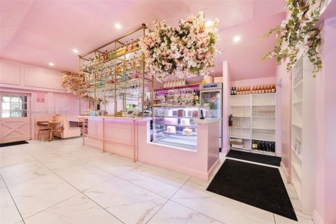 Propiedad comercial en venta en Miami, Florida № 1938772 - foto 14